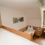 Ertlschweigerhaus - -