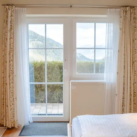 Ertlschweigerhaus - -