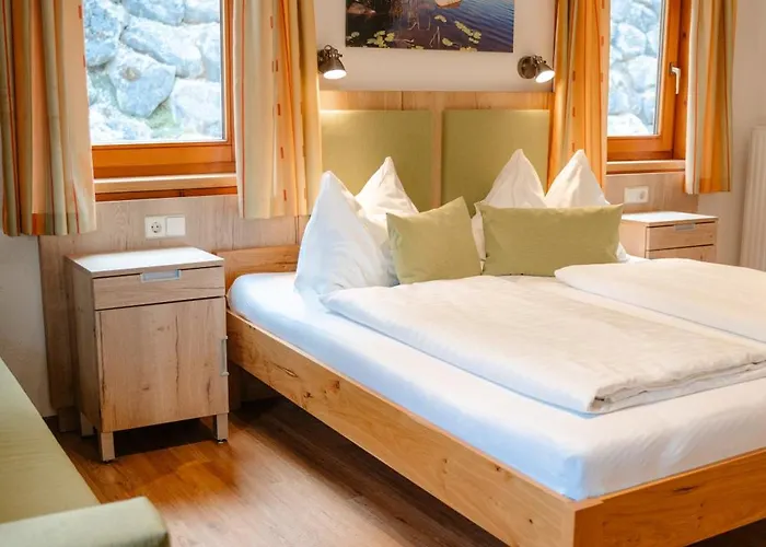 Ertlschweigerhaus - -