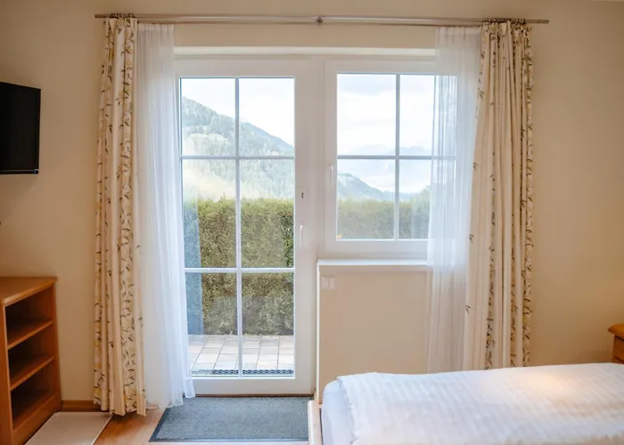 Ertlschweigerhaus - -